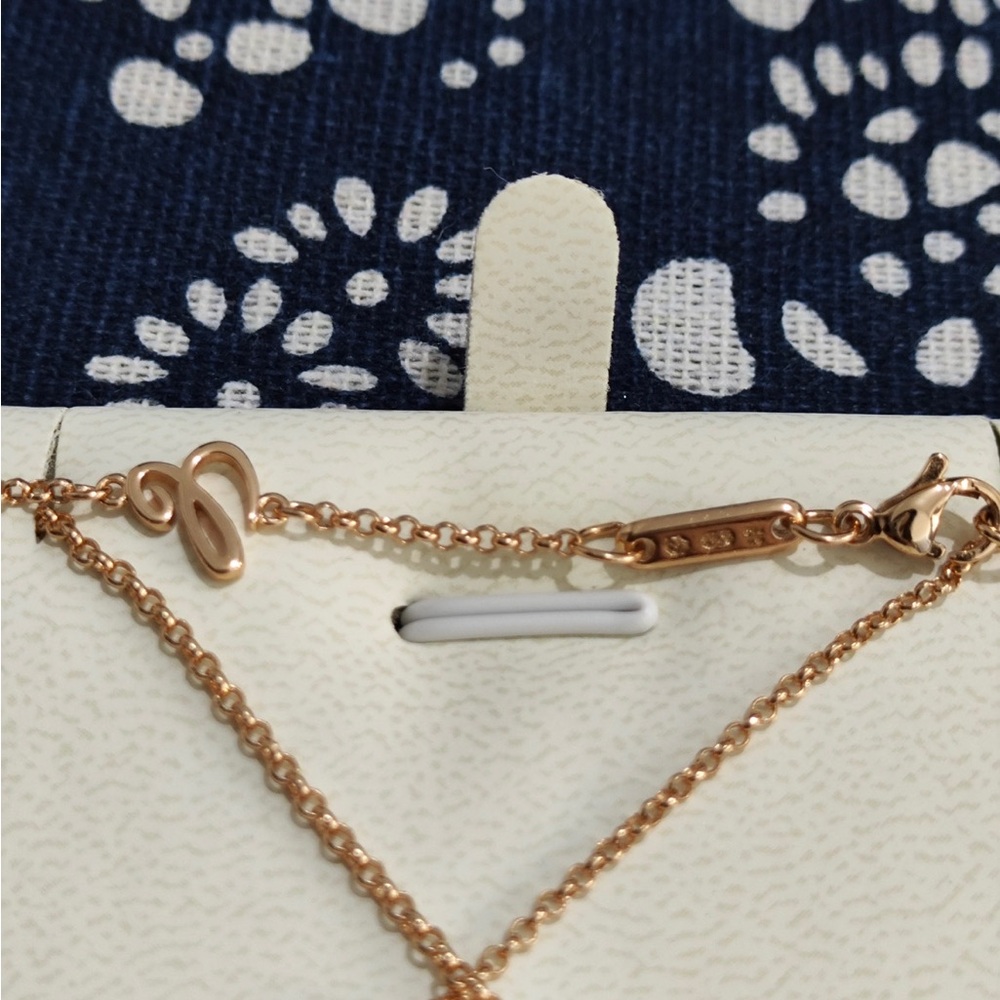 Chopard Rose Gold Mother-of-Pearl Clover Necklace - Picture 2 of 8